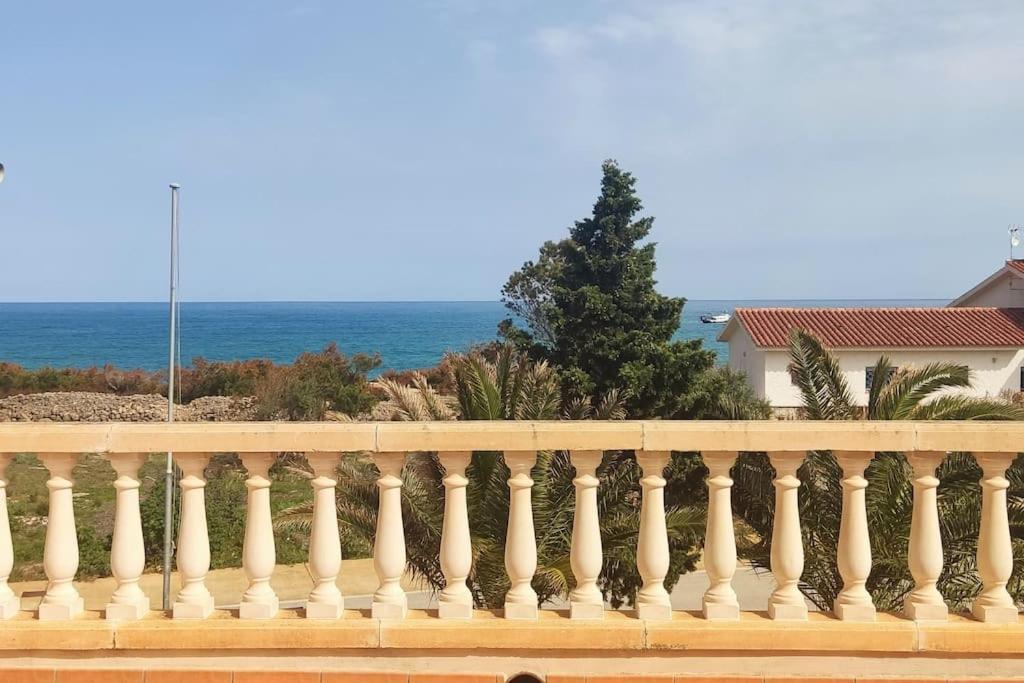 Precioso aprtamento en Rocas Doradas frente al mar L'Ametlla de Mar Exterior foto