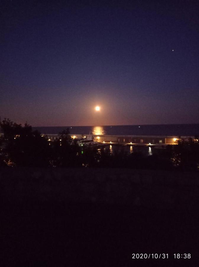 Precioso aprtamento en Rocas Doradas frente al mar L'Ametlla de Mar Exterior foto